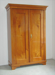 Kirschbaumschrank um 1820/25