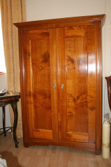 Kirschbaumschrank um 1830